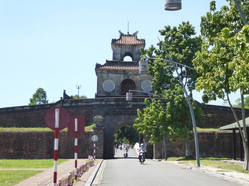 hue-imperial-citadel-vietnam-002.jpg