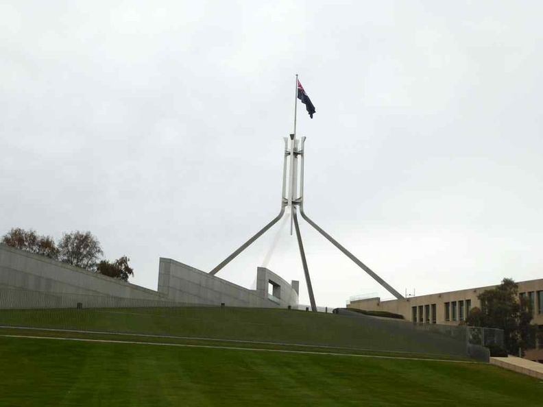 australian-parliament-canberra-04.jpg