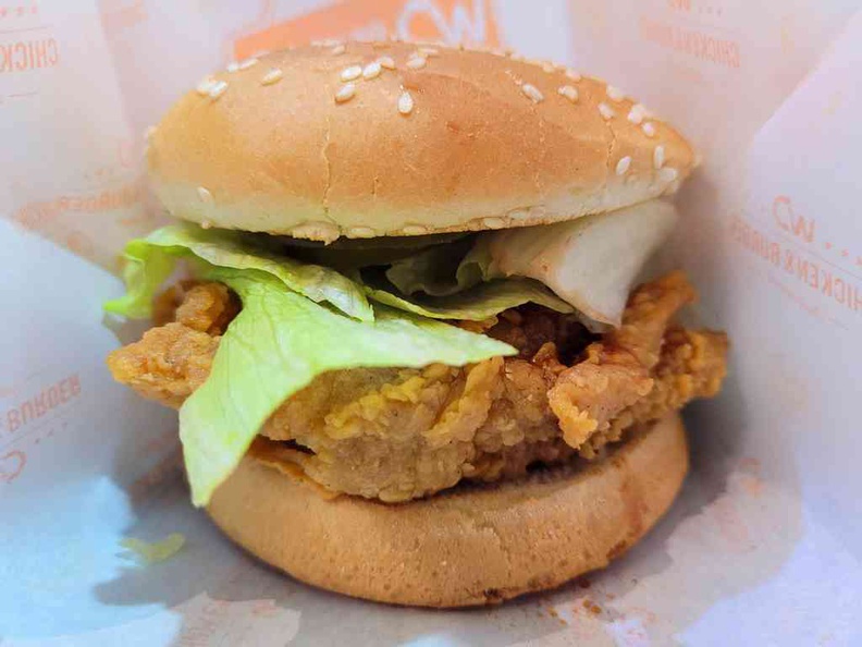 incredible-chicken-burgers-myvillage-04.jpg