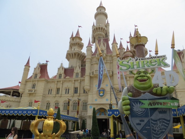 A Shrek 4D ride should be near...