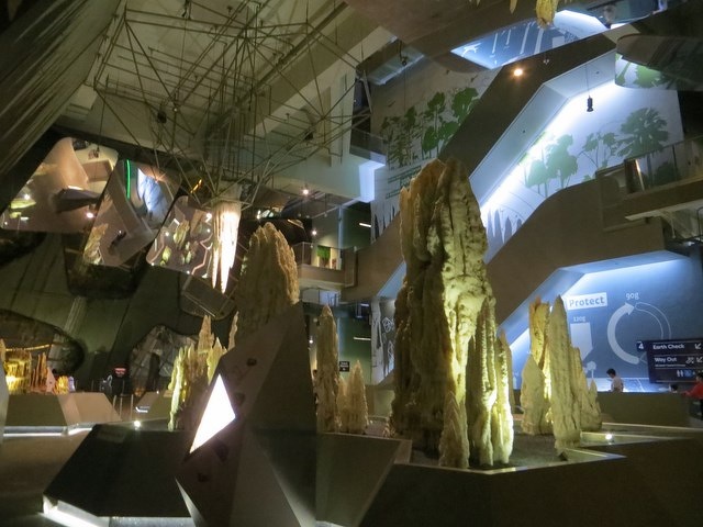 Overview of the Underground jewels Mineral display