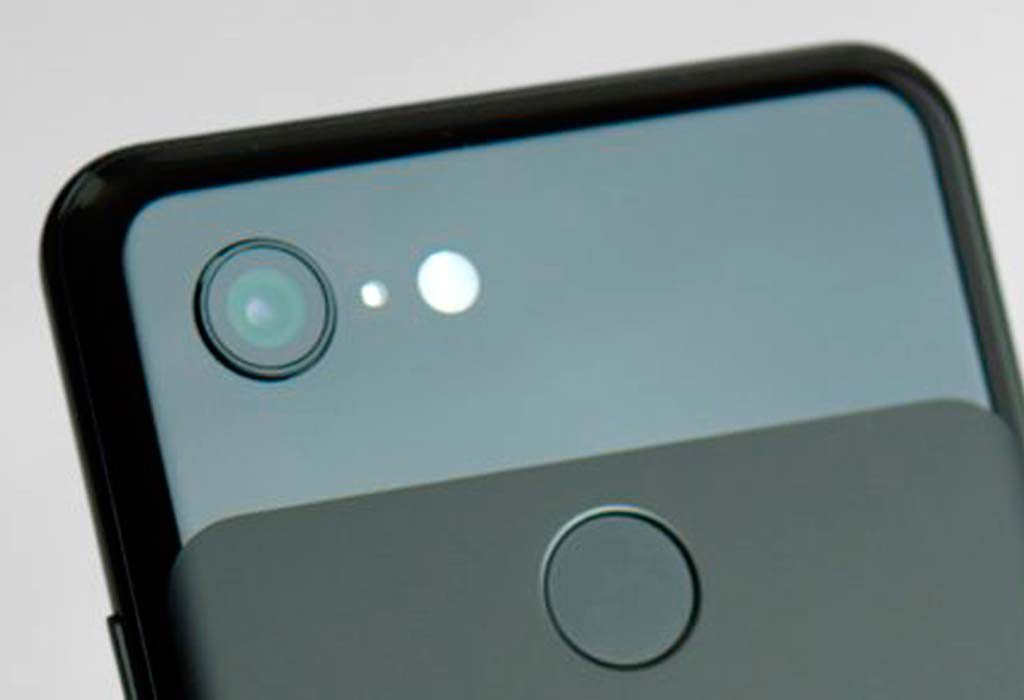 The Pixel 3a in black with its single rear facing camera. Fantastic photos is one of the phone's main selling feature.