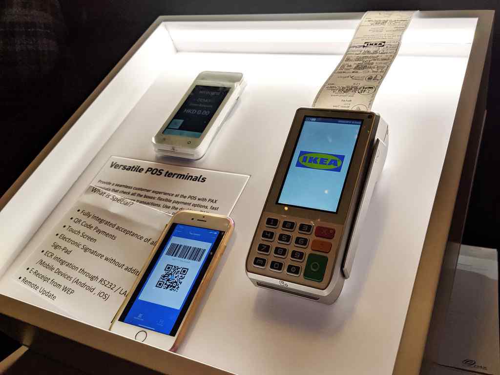 The Q30 terminal pictured, as well as the D220 mobile contactless payment terminal is an alternative to the Q80 with wireless mobile payment via apps via Bluetooth, Wi-Fi or mobile networks