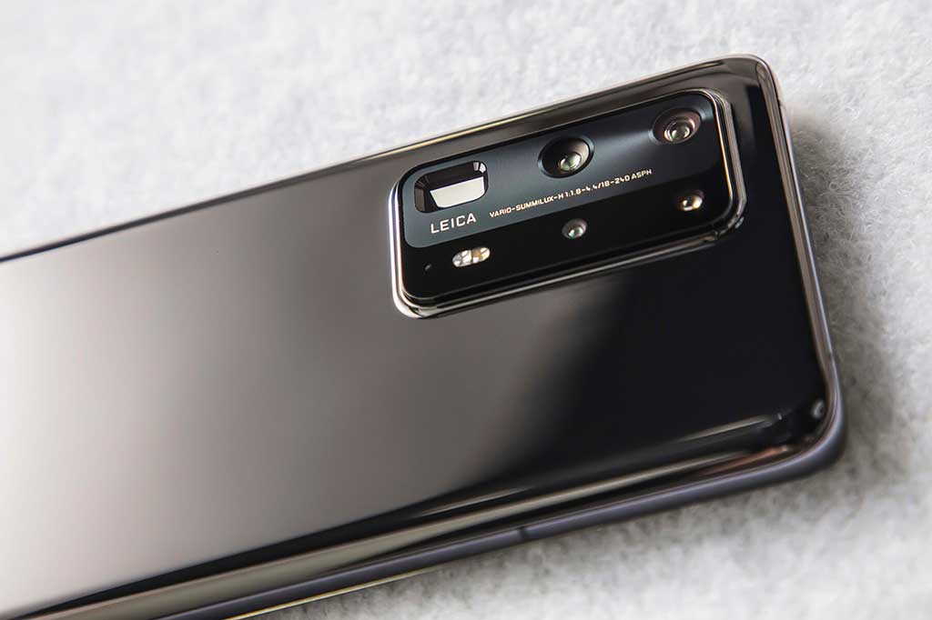 The P40 Pro does have quite an intrusive camera bump with it huge complex lens setup at the rear