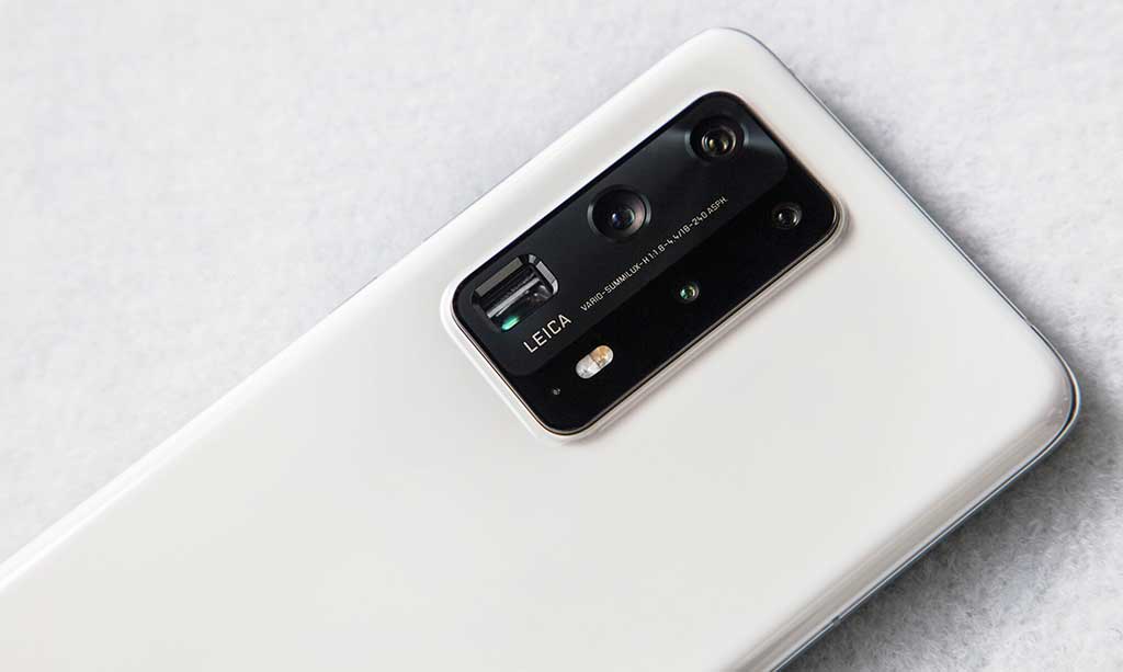 Like it's predecessor the P30 Pro, the P40 similar has an integrated 10x fixed optical zoom tucked into its body via a periscope design