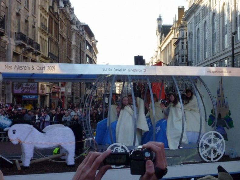 sc_london2010_nydparade_25.jpg