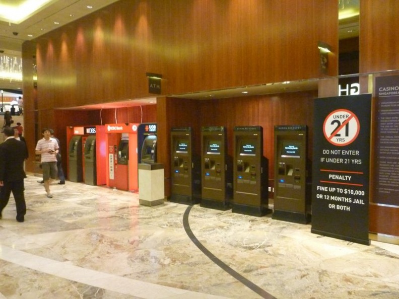 Loads of ATMs to keep the gamblers loaded. No cash deposit machines though. :P