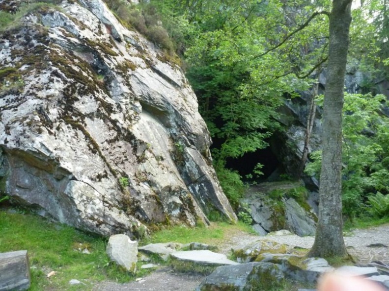 rydal_lake_cave_121.jpg