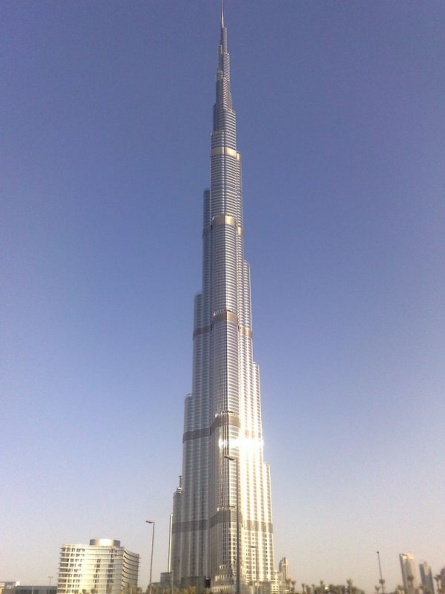 The Khalifa in all it's towering glory