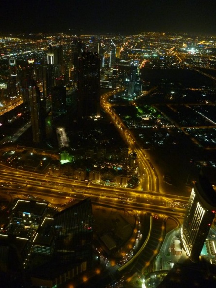 The roads glow a nice soft gold when lit by the streetlamps