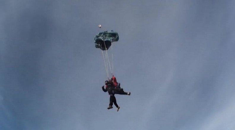 cam_skydive_11.jpg