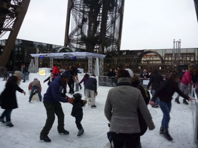 theres even an ice skating rink here