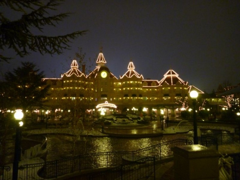 The Park entrance at night