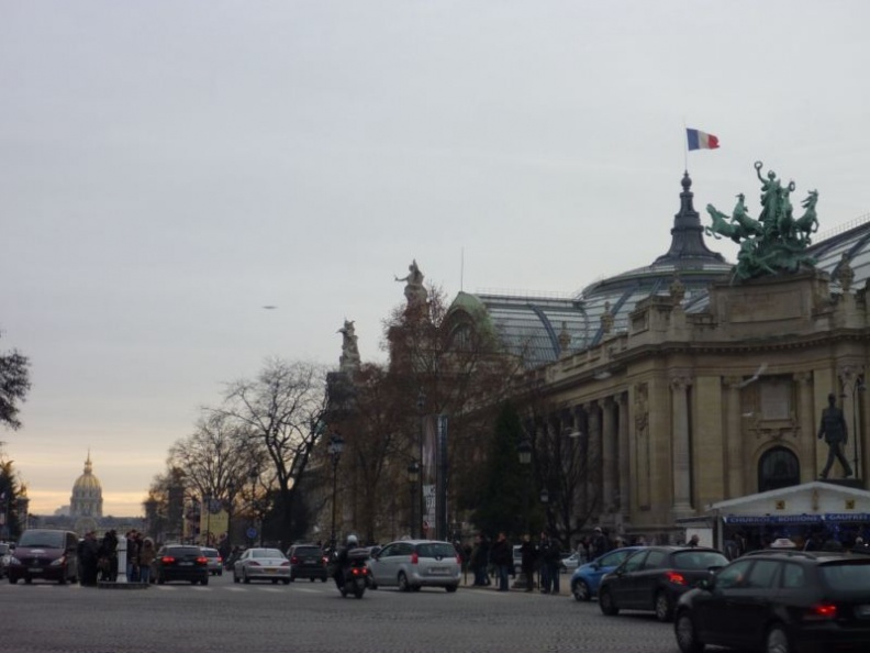 The Le tombeau de Napoleon past the Esplanade des Invalides on the far left