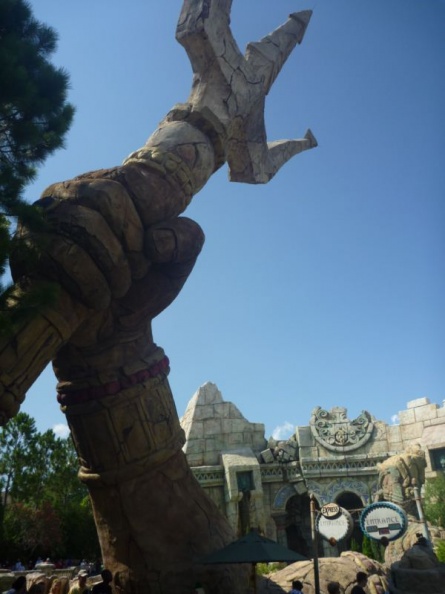giant random arms included!