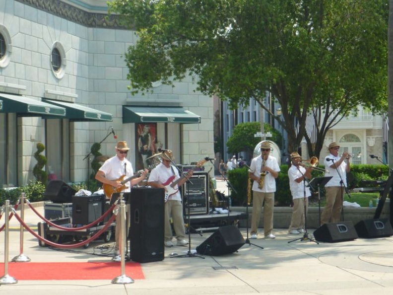 tunes down the alley