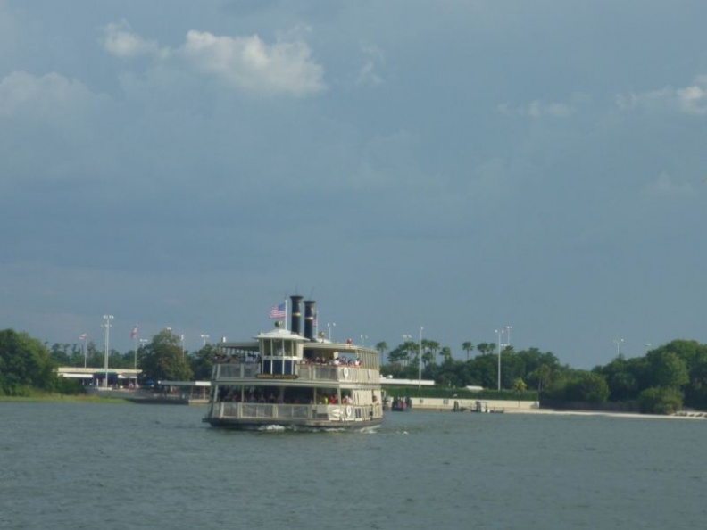 incoming ferry!