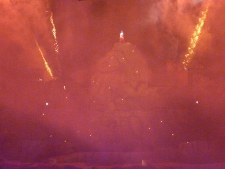 so much pyro!