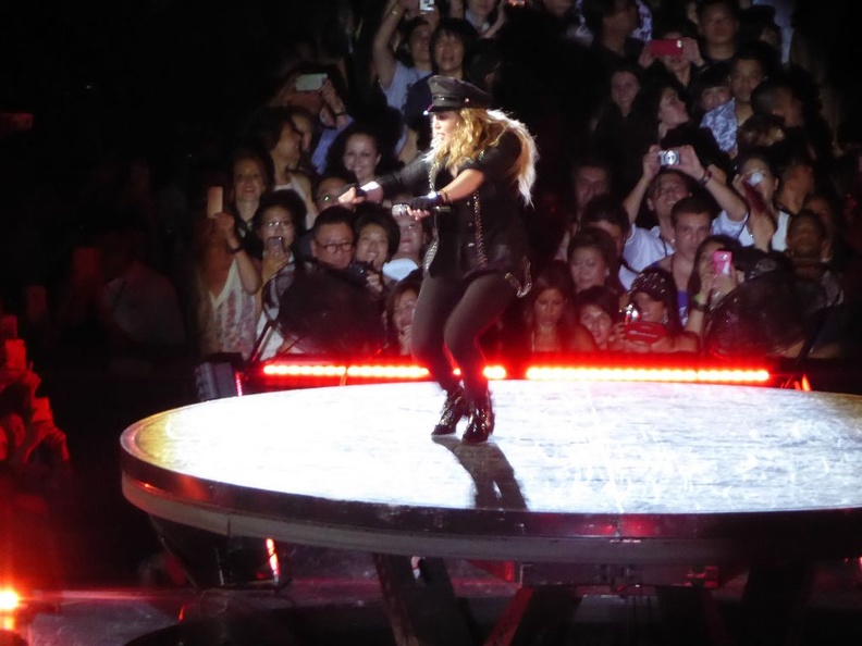 madonna_rebel_heart_sg_16_03.jpg