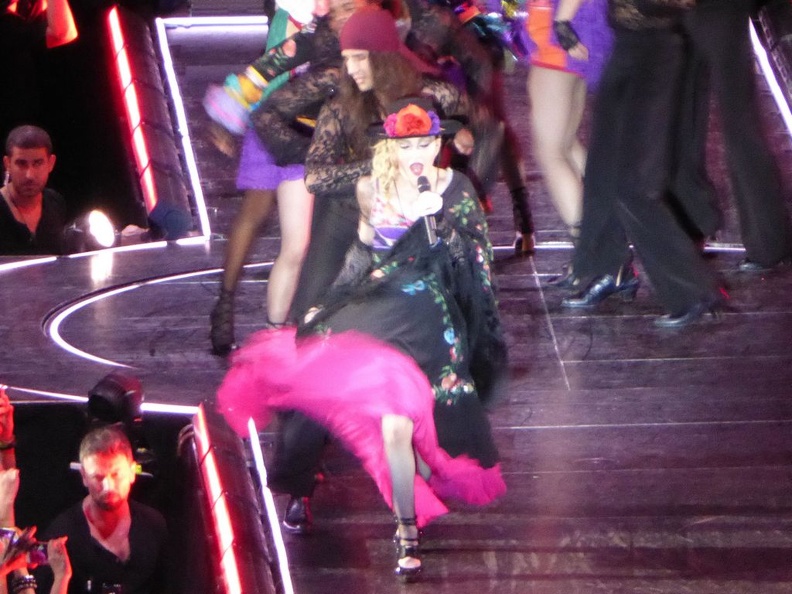 madonna_rebel_heart_sg_16_07.jpg