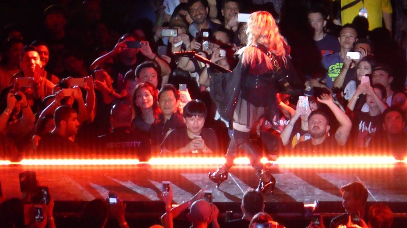 madonna_rebel_heart_sg_16_17.jpg