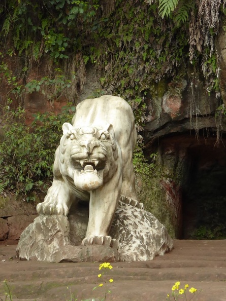 leshan buddha 075