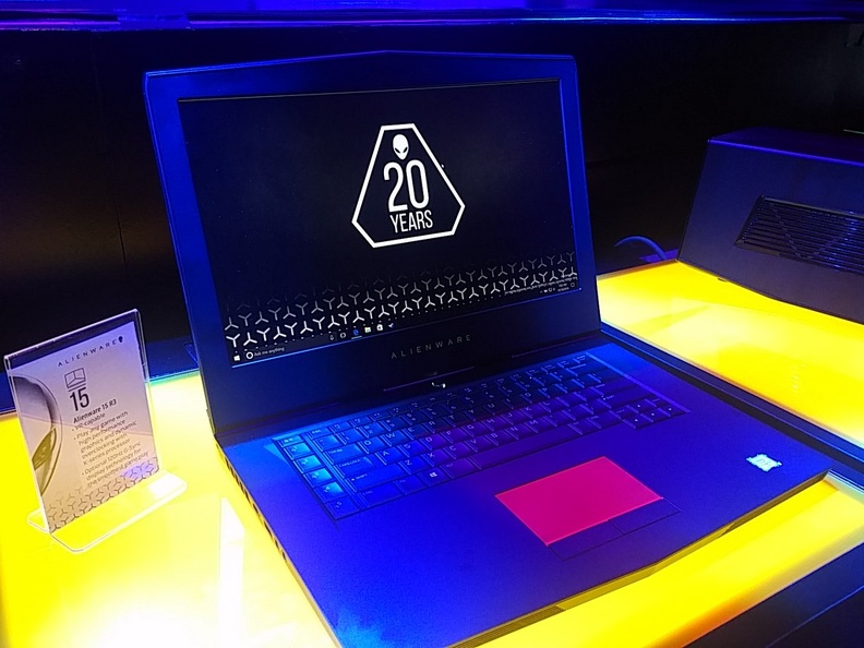 alienware dell 20 anni 22