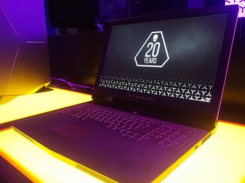 alienware dell 20 anni 26