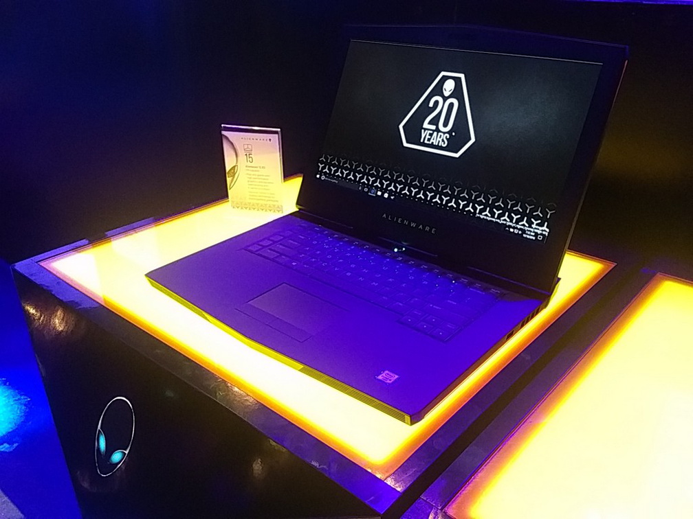 alienware dell 20 anni 35