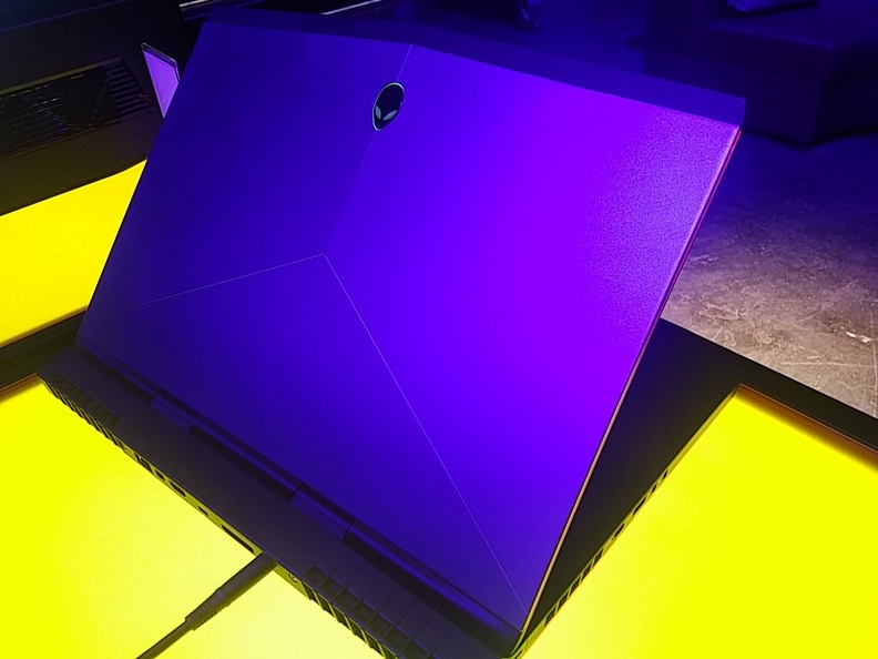 alienware dell 20 anni 36