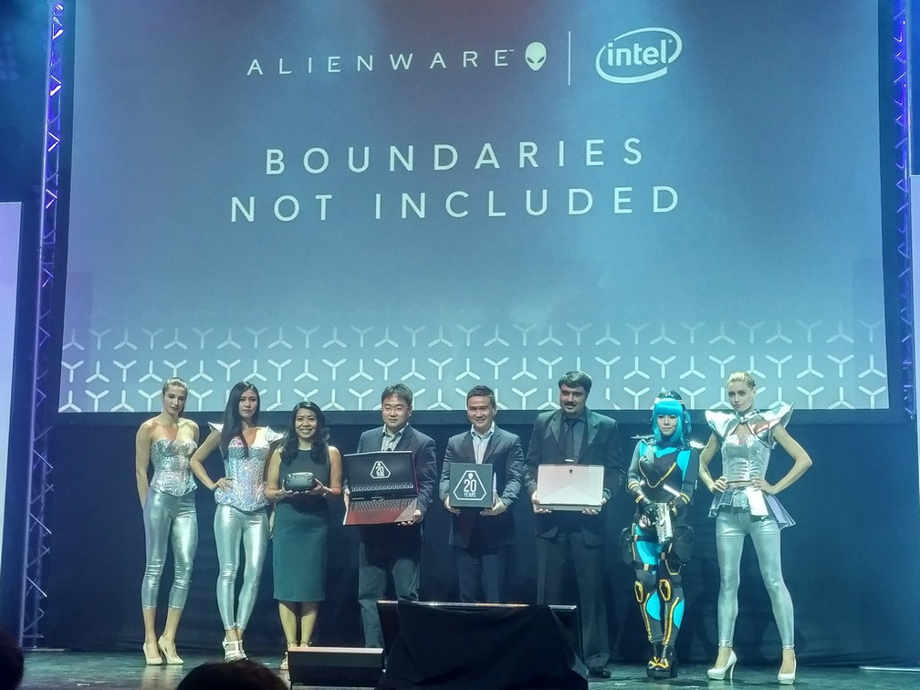 alienware dell 20 anni 09