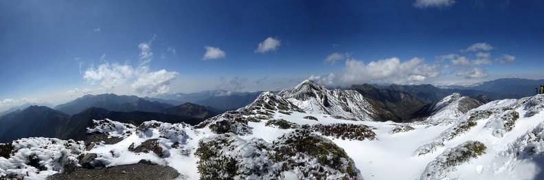 taiwan-xueshan-summit.jpg