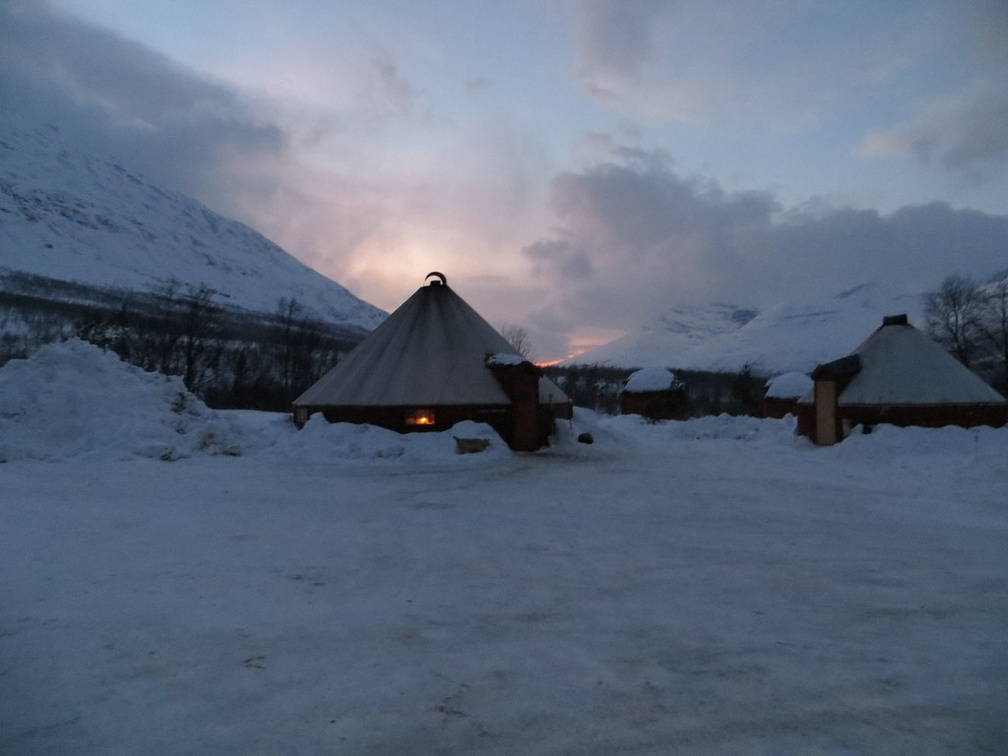 norway-tromso-snowmobiling-036