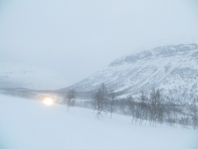 norway-tromso-snowmobiling-017.jpg