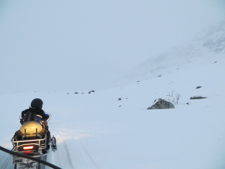 norway-tromso-snowmobiling-026.jpg