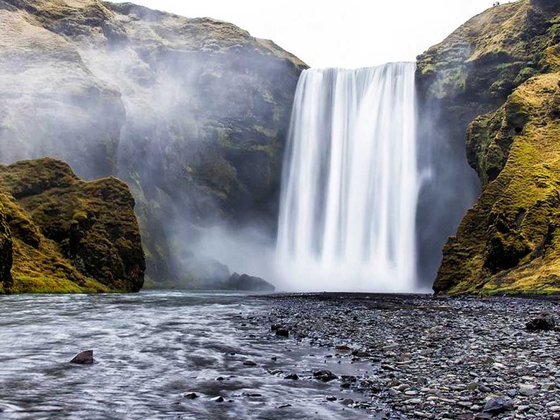 iceland-skogafoss-waterfall