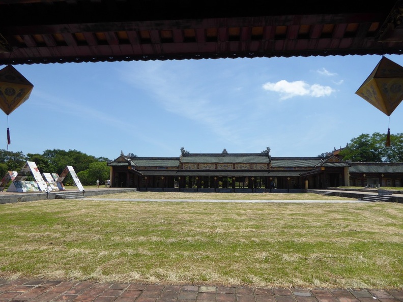 hue-imperial-citadel-vietnam-043