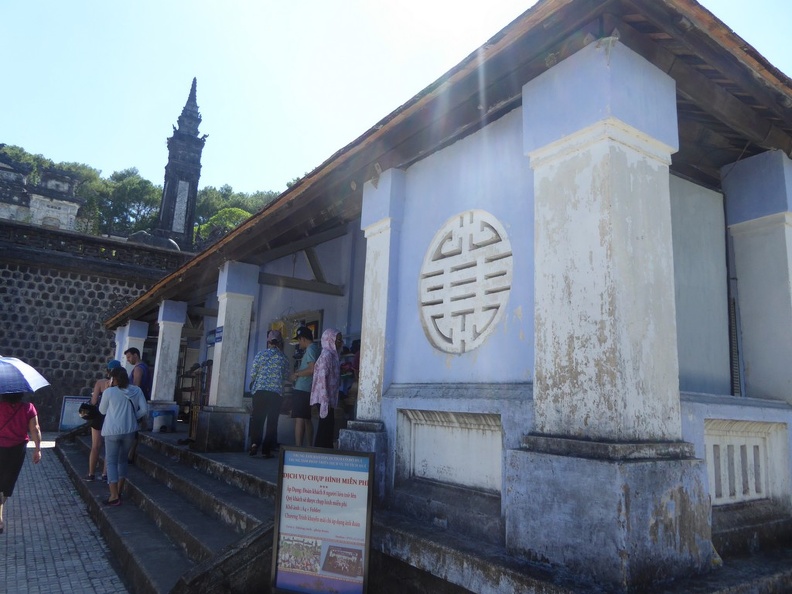 vietnam-khai-dinh-king-tomb-004