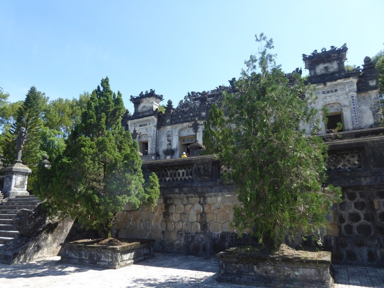 vietnam-khai-dinh-king-tomb-023