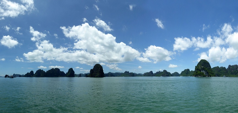 ha-long-bay-panorama