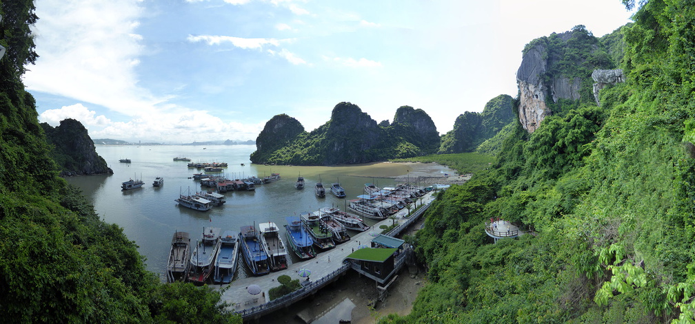 ha-long-bay-jetty-panorama