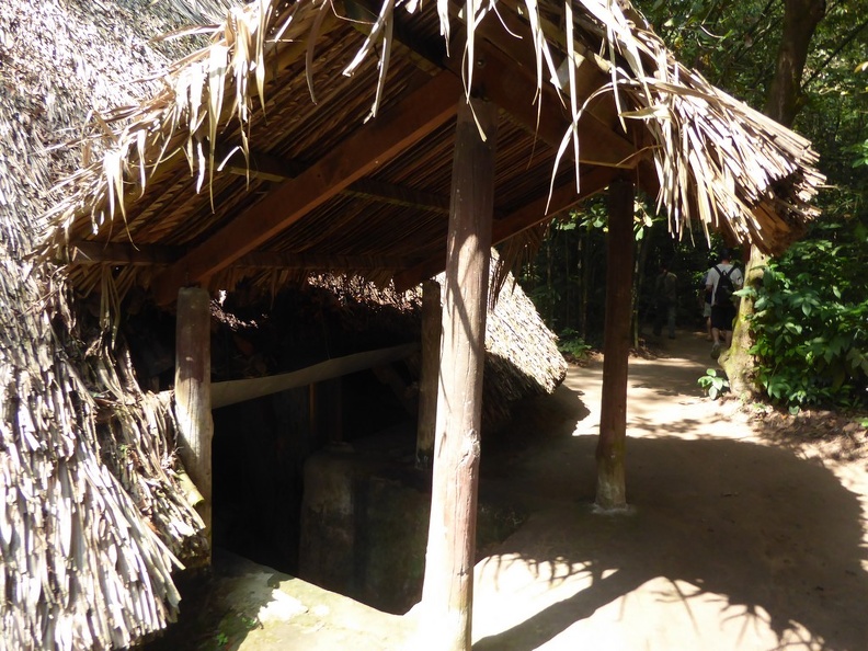 cu-chi-tunnels-vietnam-008