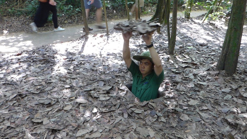 cu-chi-tunnels-vietnam-014