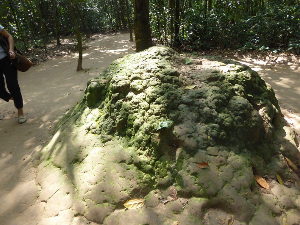 cu-chi-tunnels-vietnam-024