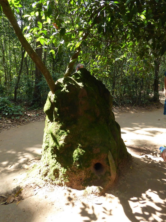 cu-chi-tunnels-vietnam-027