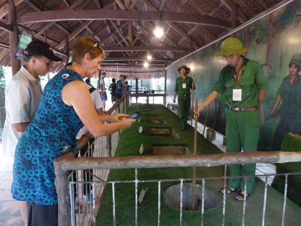 cu-chi-tunnels-vietnam-034