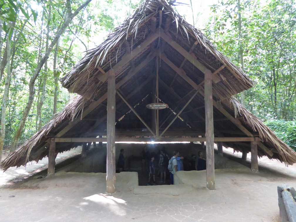 cu-chi-tunnels-vietnam-042