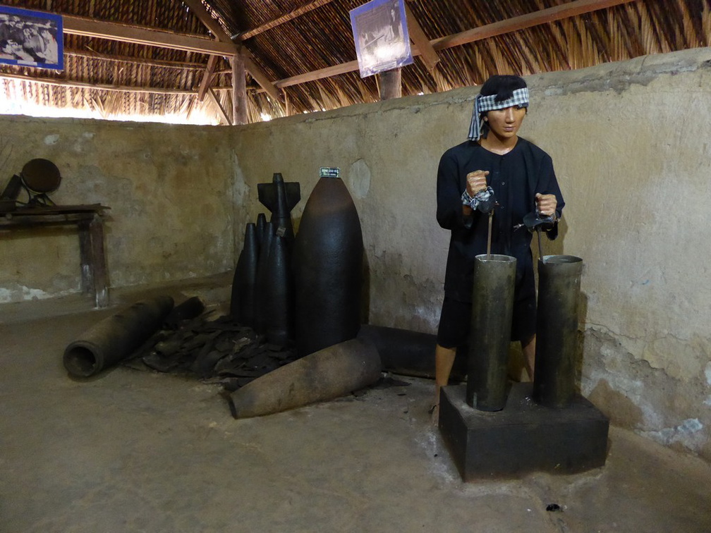 cu-chi-tunnels-vietnam-044