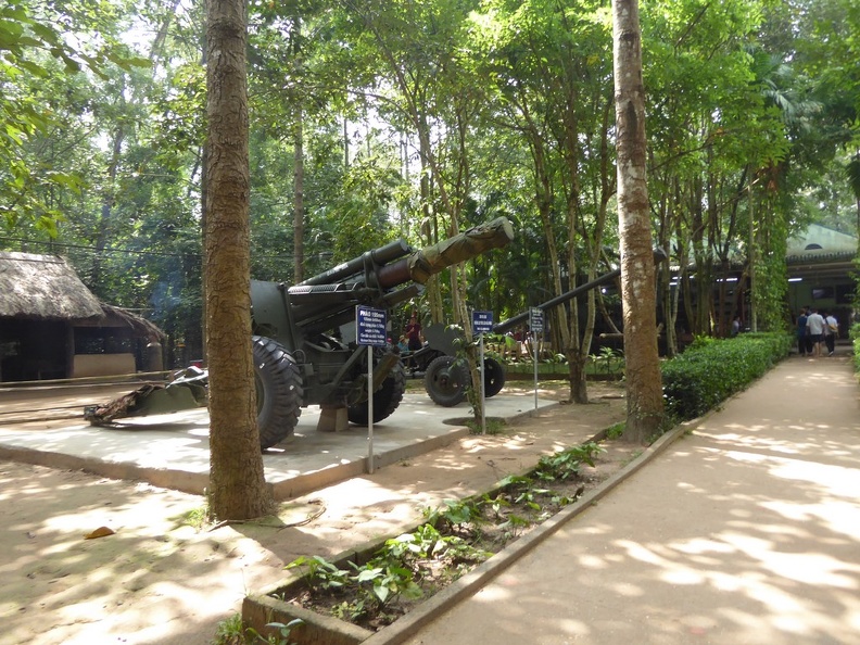 cu-chi-tunnels-vietnam-051