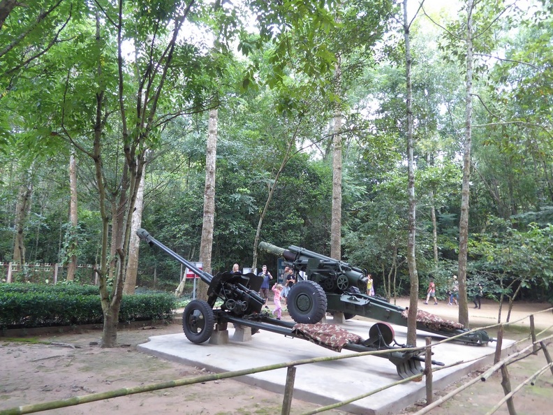 cu-chi-tunnels-vietnam-056